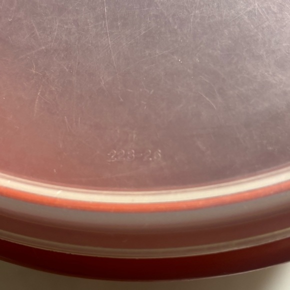 Vintage Tupperware 271-9 burnt orange mixing bowl with lid - Picture 4 of 8